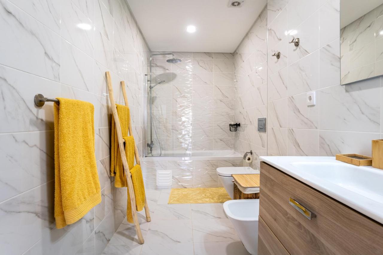 Sunny Brand New 2-Bedroom Apt - 500M From Praia Da Rocha With Ac And Pool! Portimão Exterior foto